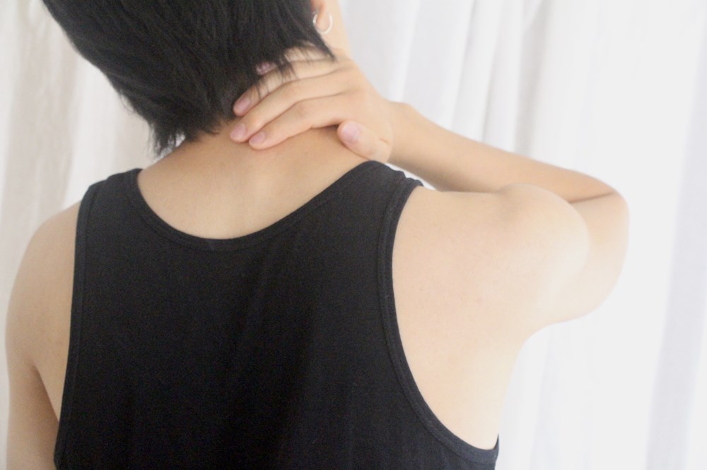 このような首の痛みでお悩みではないですか?